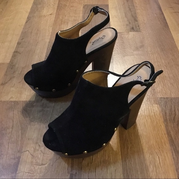 Qupid > Heels - Picture 2 of 7